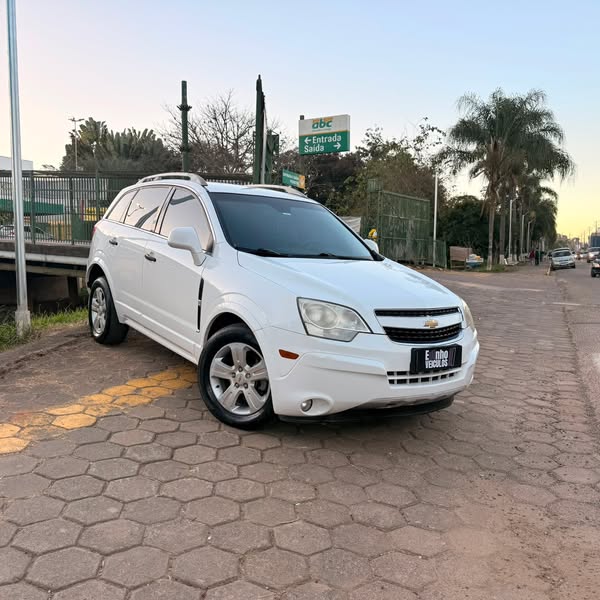 Chevrolet Captiva Sport FWD 2.4 2014 à venda na Edinho Veículos